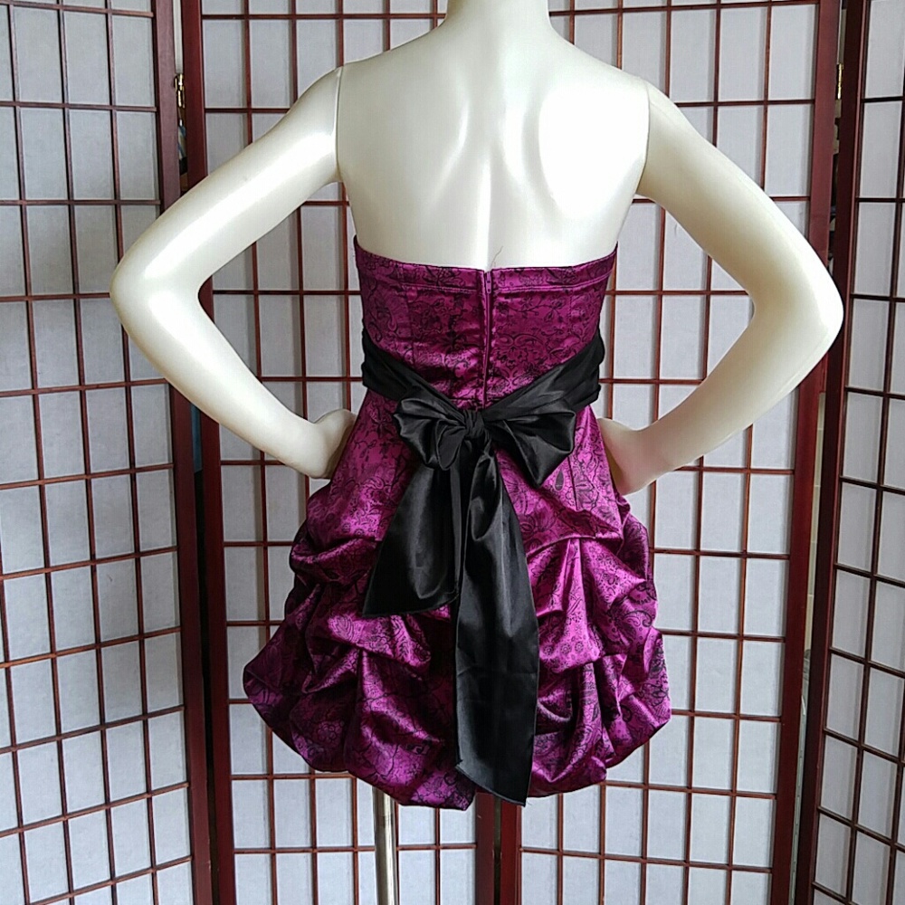 Dress - Picture 6 of 8